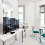 Warta River White Studio