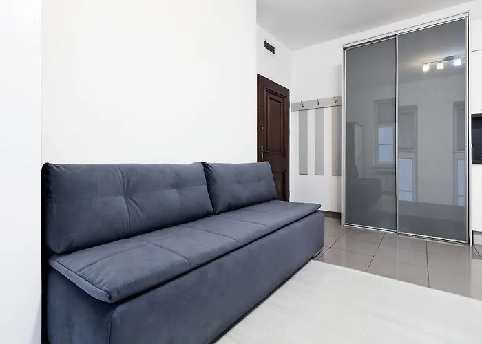 Warta River White Studio