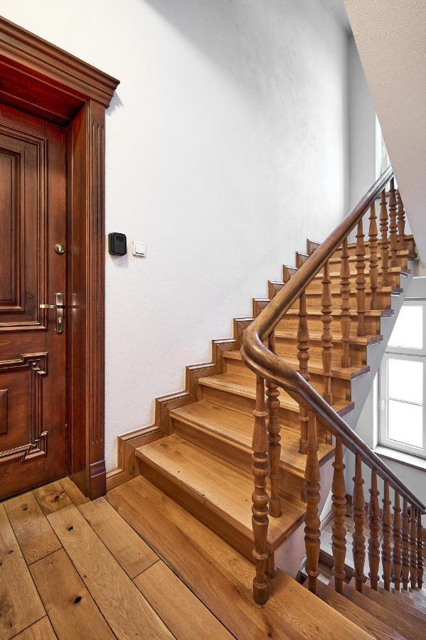 Warta River White Apartment