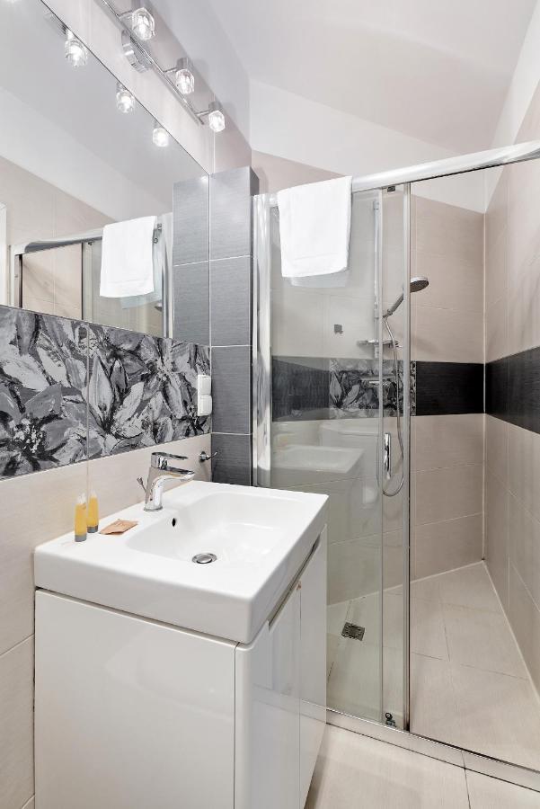 Apartment Warta River White